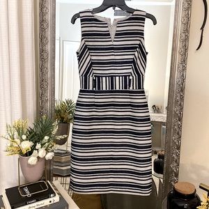 Tweed-like dress. Unique stripes. Comes with belt, but pleather lifting on it.